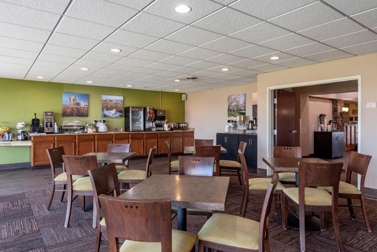 HOTEL SLEEP INN & SUITES OAKLEY I-70 OAKLEY, KS 3* (United States) - from  US$ 100 | BOOKED